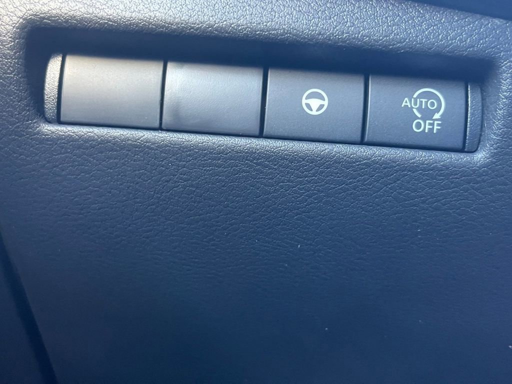 New 2026 Nissan Kicks SR image 25