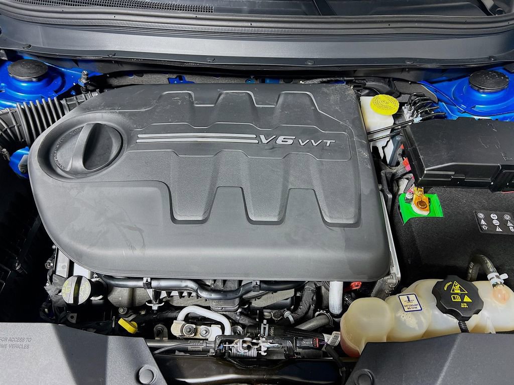 Used 2019 Jeep Cherokee Trailhawk image 26