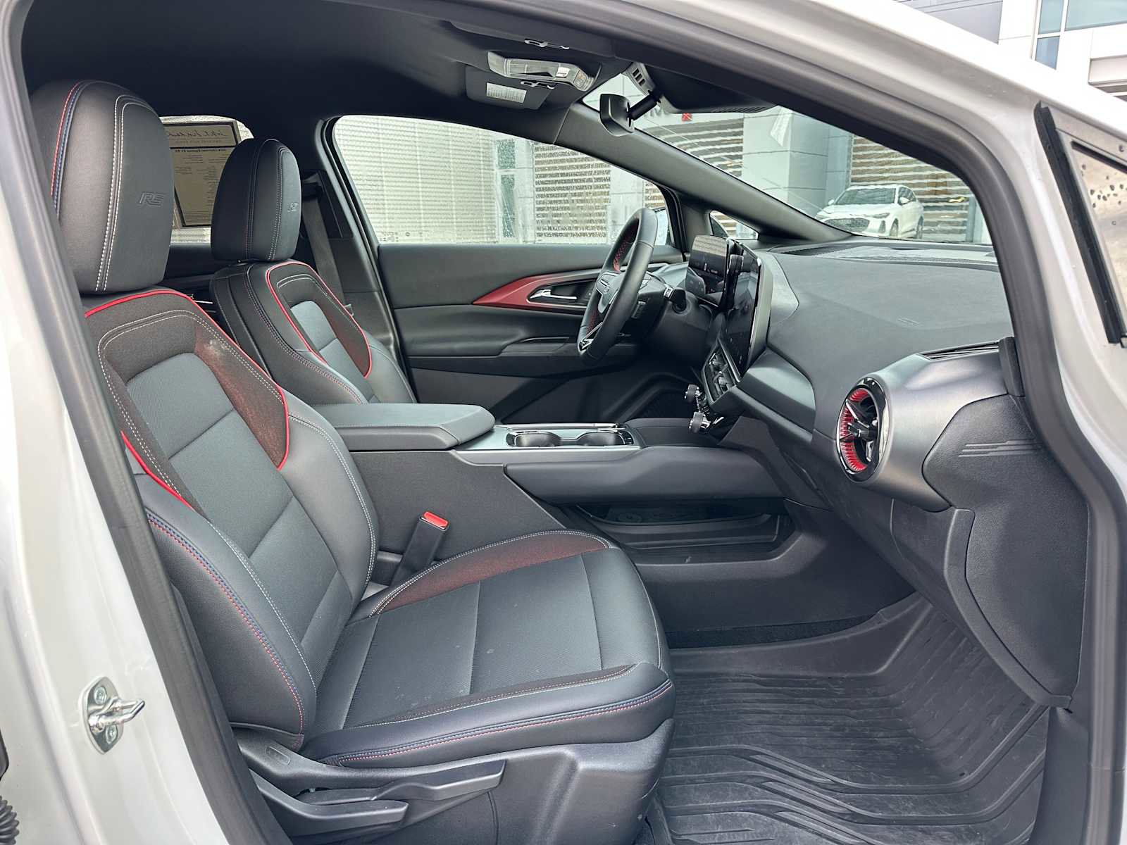 Used 2024 Chevrolet Equinox EV RS image 10