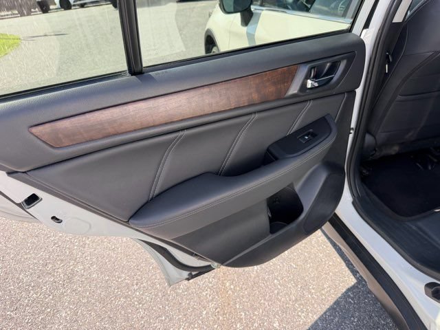 Used 2018 Subaru Outback 2.5i Limited AWD/4WD image 21