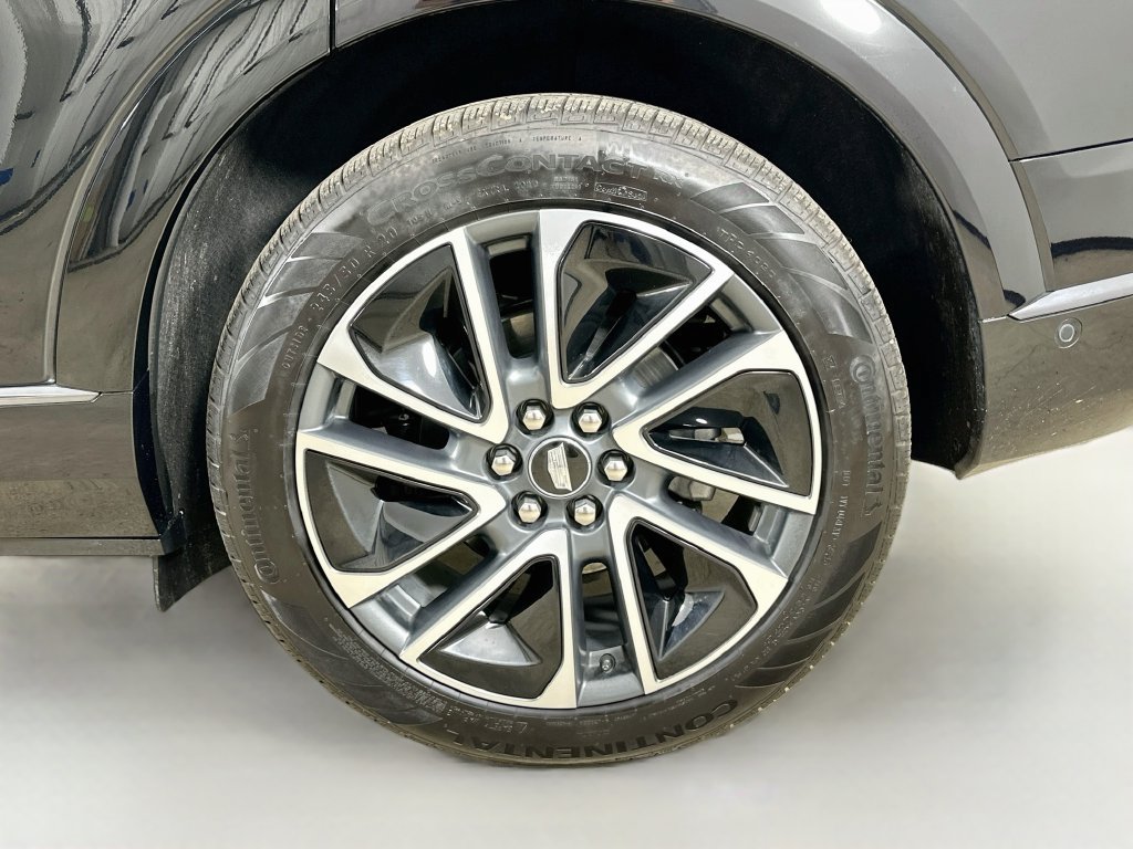 Used 2026 Cadillac Optiq Sport 2 w/ LPO, Floor Liner Package AWD/4WD image 37