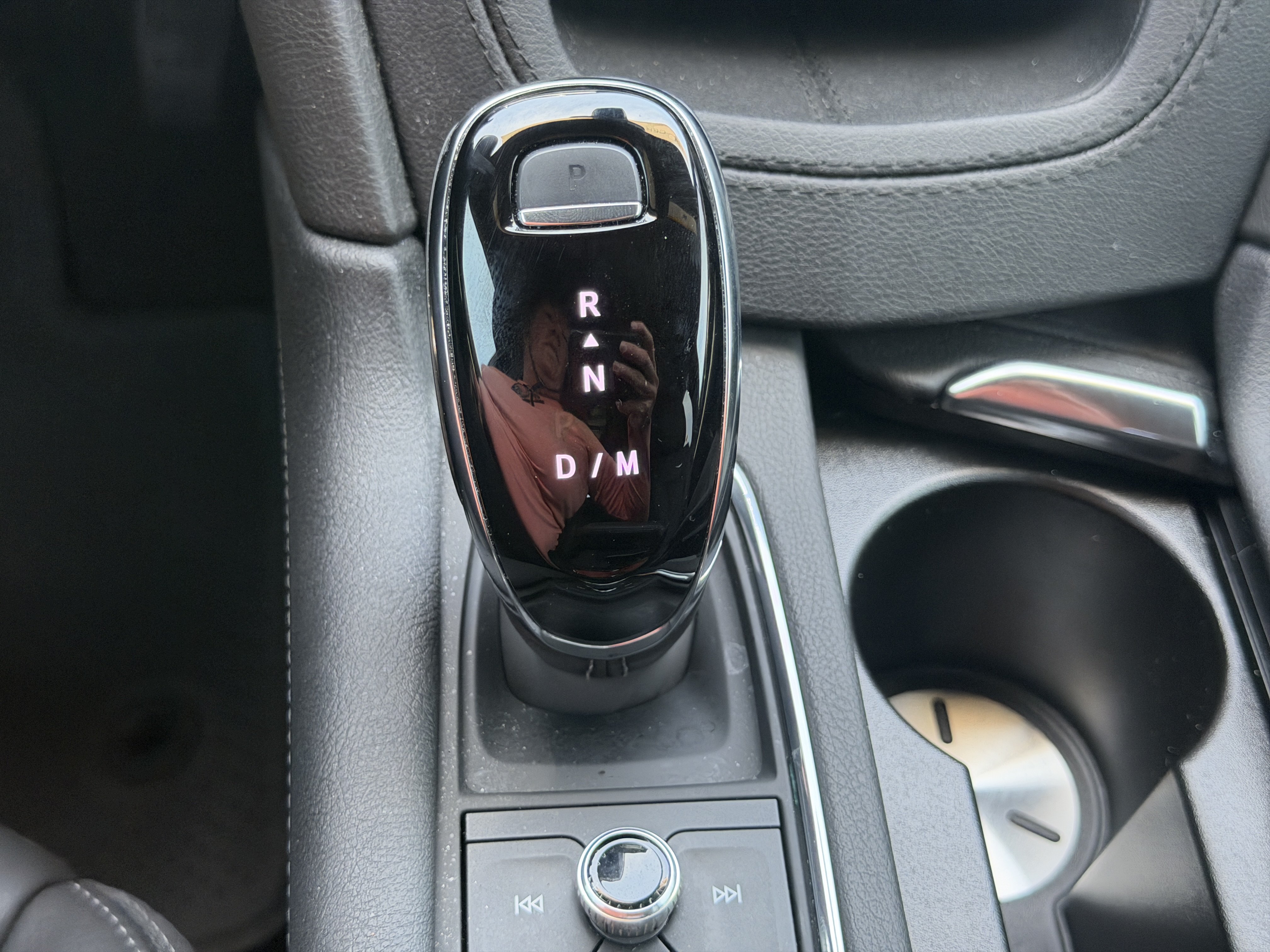 Certified 2025 Cadillac XT5 Luxury FWD image 25