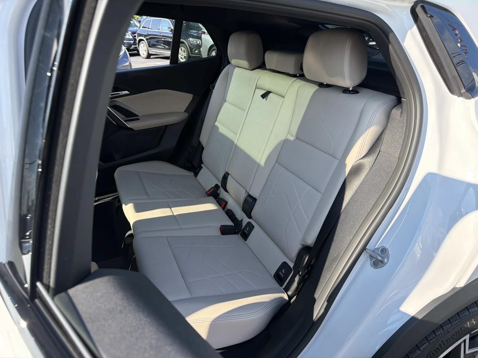 Used 2025 BMW X2 xDrive28i AWD/4WD image 14