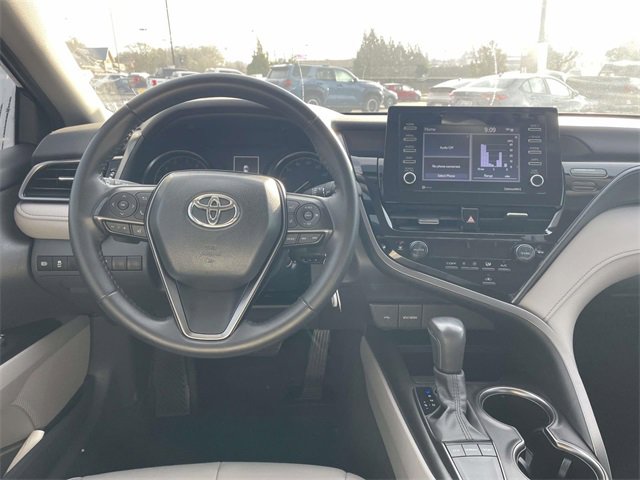 Used 2024 Toyota Camry SE image 13