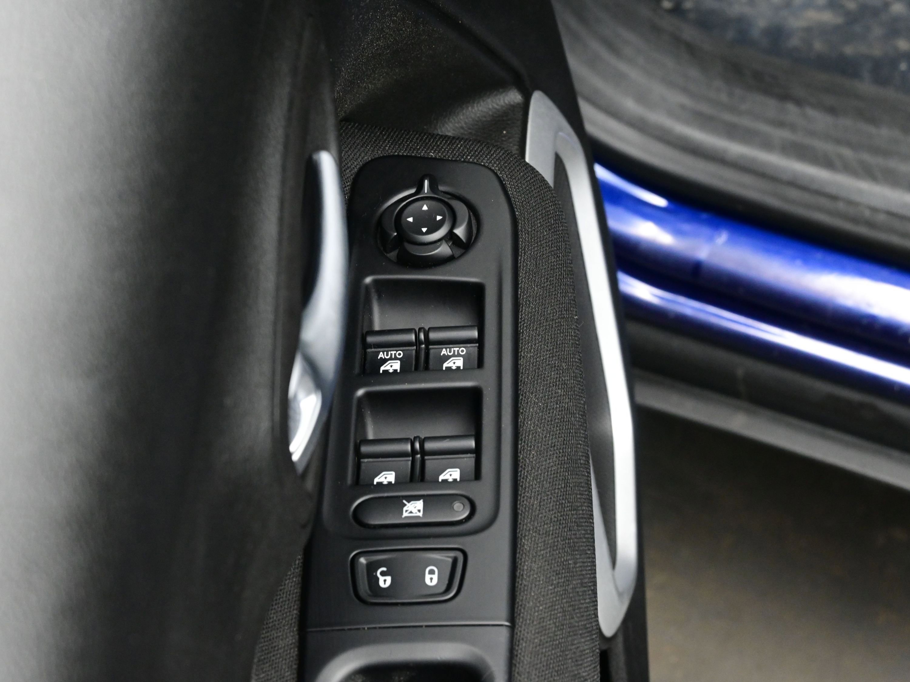 Used 2019 Jeep Renegade Latitude w/ Cold Weather Group image 10