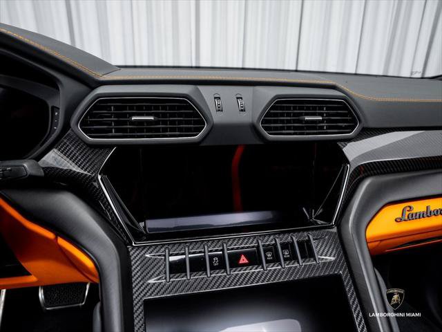 Used 2024 Lamborghini Urus S AWD/4WD image 25