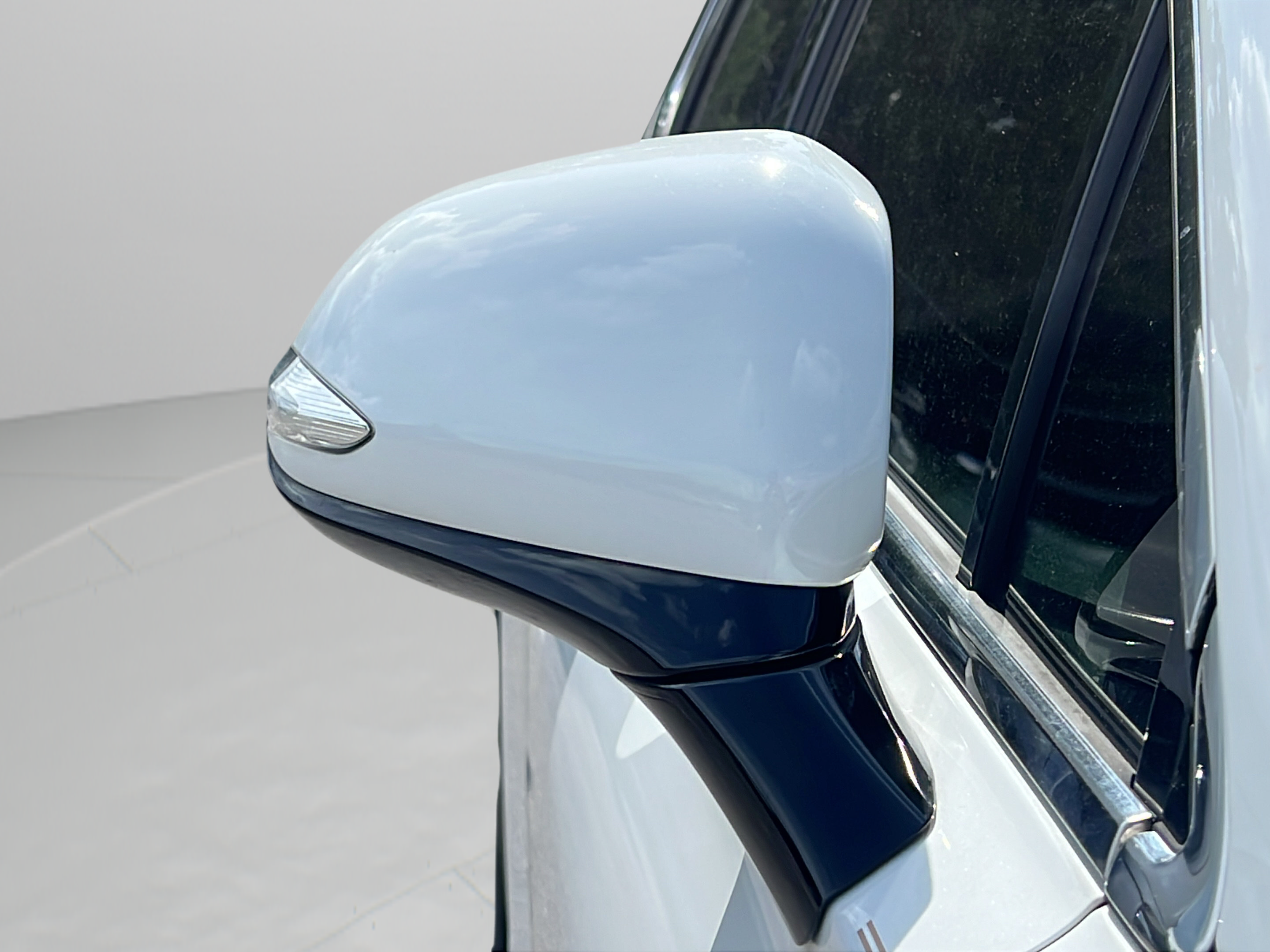 Used 2023 Hyundai Santa Fe SEL FWD image 11