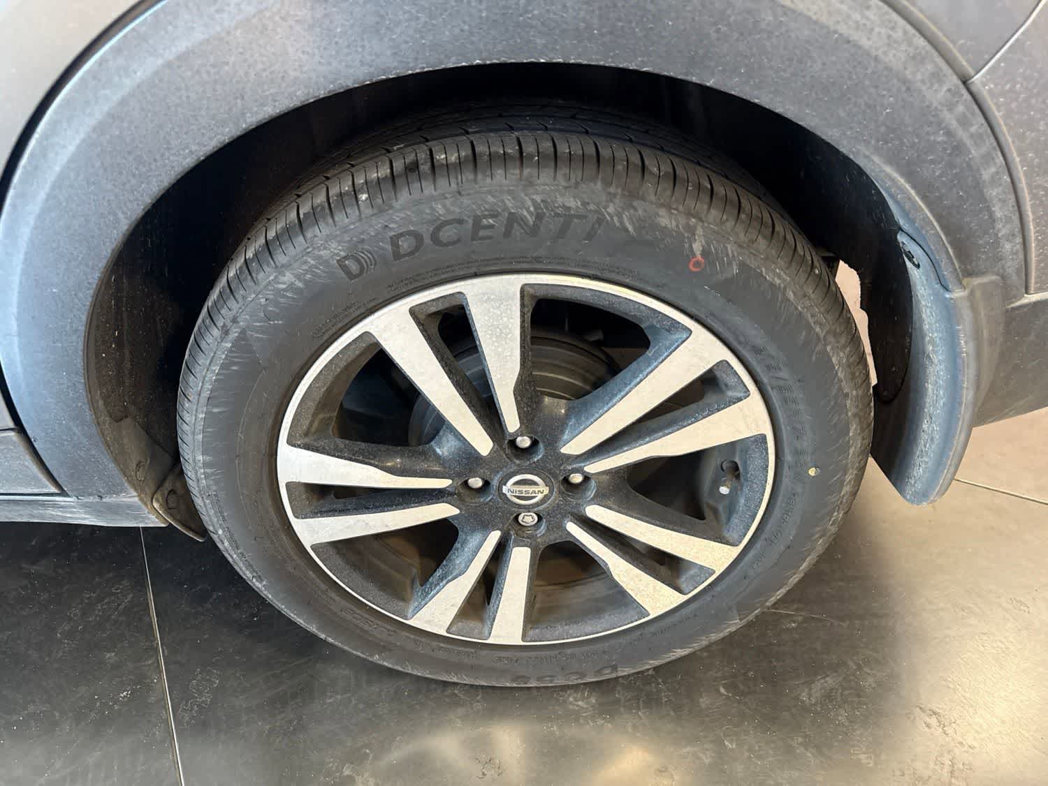 Used 2018 Nissan Kicks SR w/ Exterior Package FWD image 8