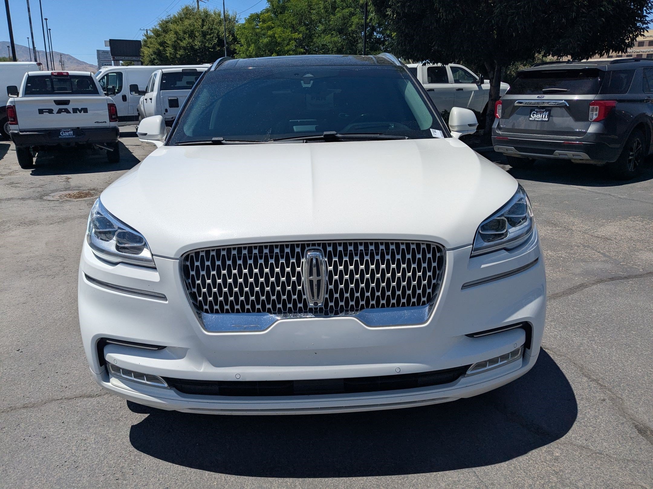 Used 2021 Lincoln Aviator Reserve AWD/4WD image 11