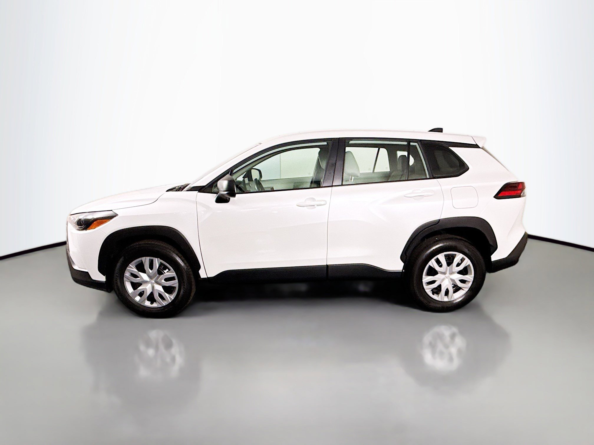 Used 2026 Toyota Corolla Cross L FWD image 6