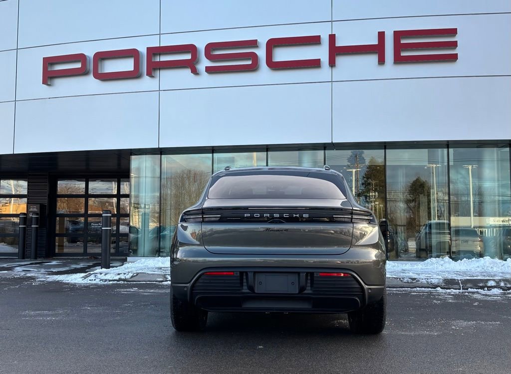 New 2025 Porsche Macan 4 Electric image 9