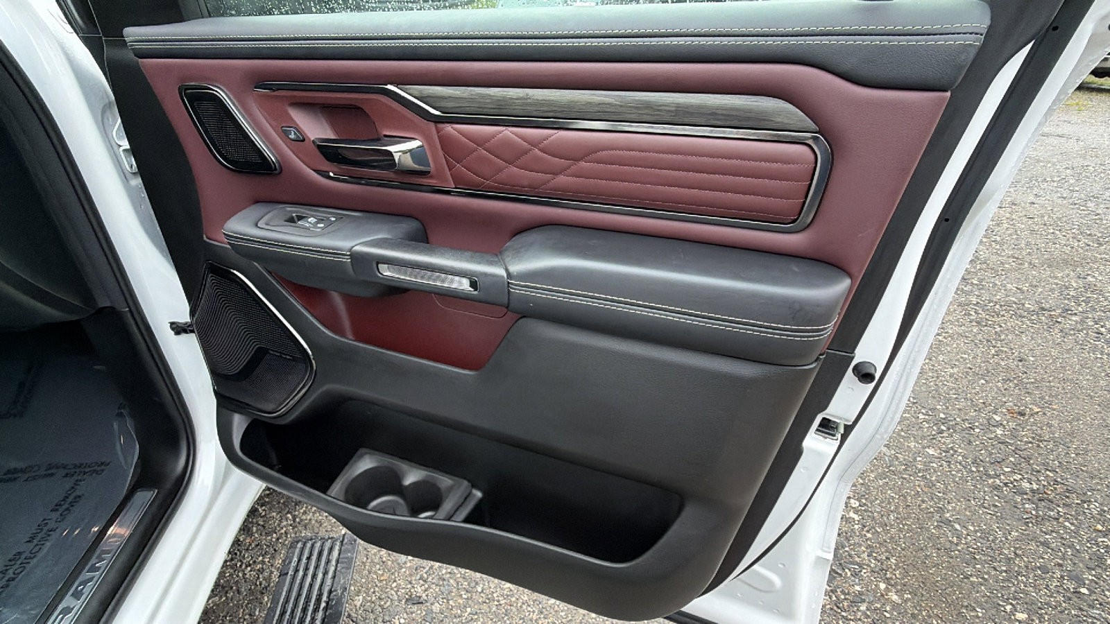 Used 2025 RAM 1500 Limited AWD/4WD image 20