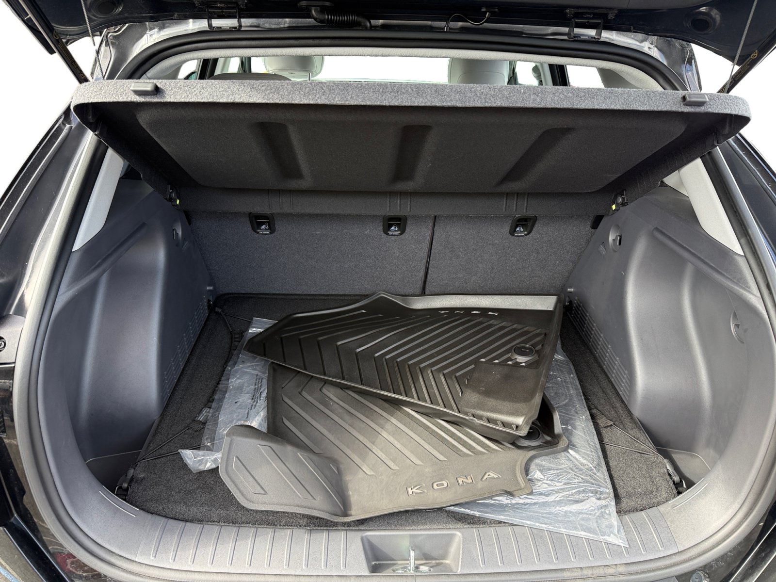 Certified 2025 Hyundai Kona SEL FWD image 17