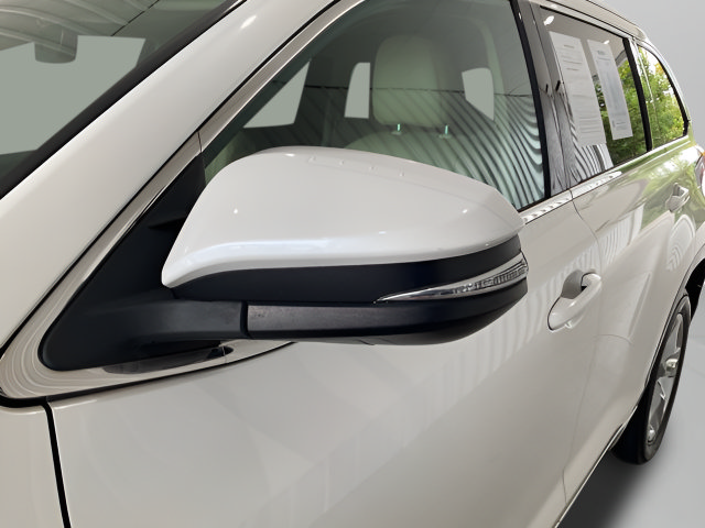 Used 2019 Toyota Highlander Limited FWD image 26