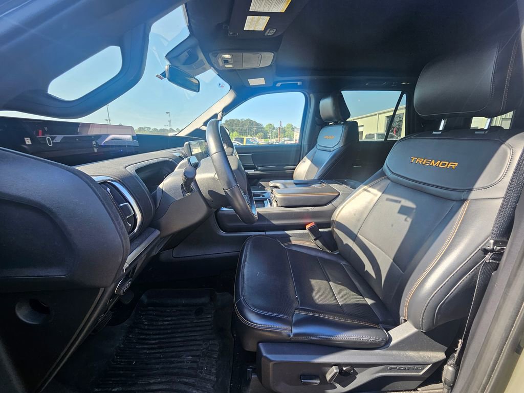 Used 2025 Ford Expedition Tremor image 12