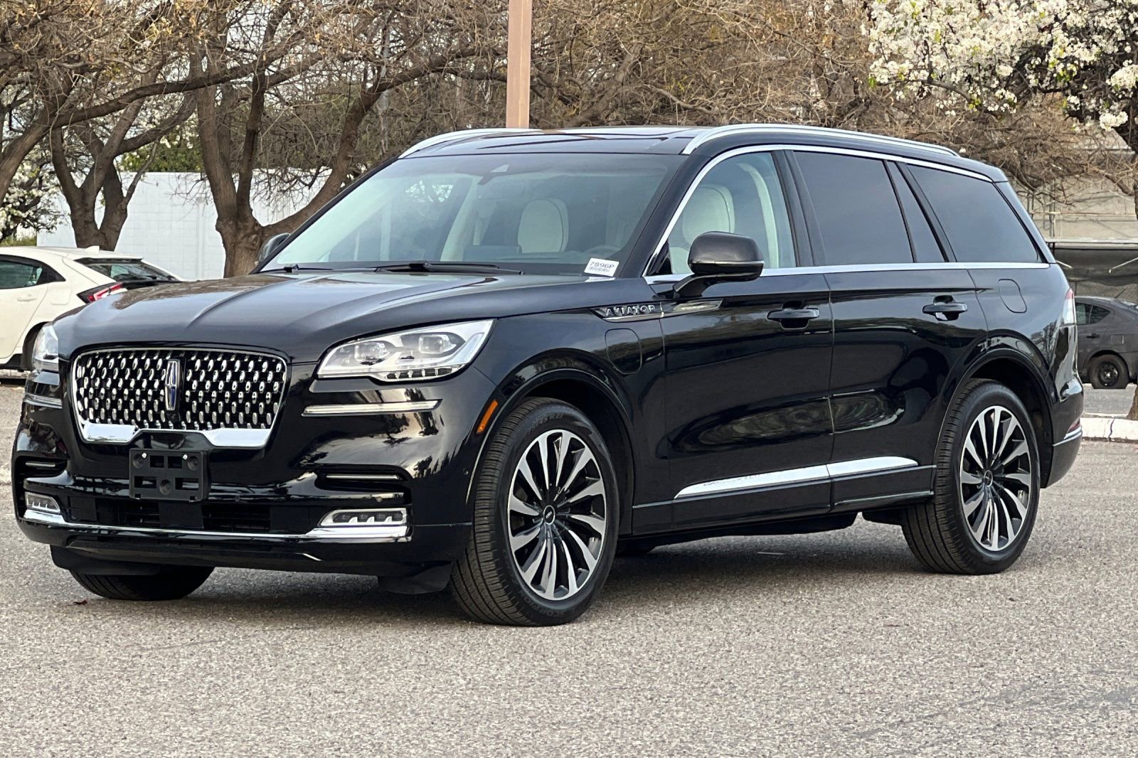 Certified 2023 Lincoln Aviator Black Label Grand Touring w/ Class IV Trailer Tow Package image 8