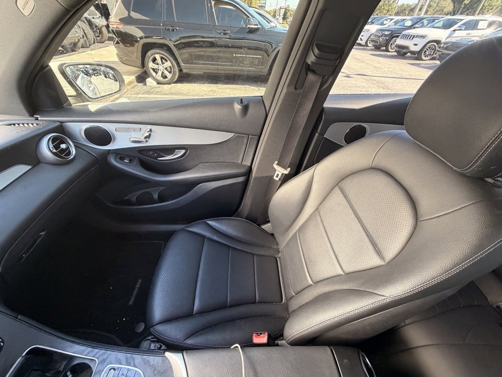 Used 2020 Mercedes-Benz GLC 300 image 10