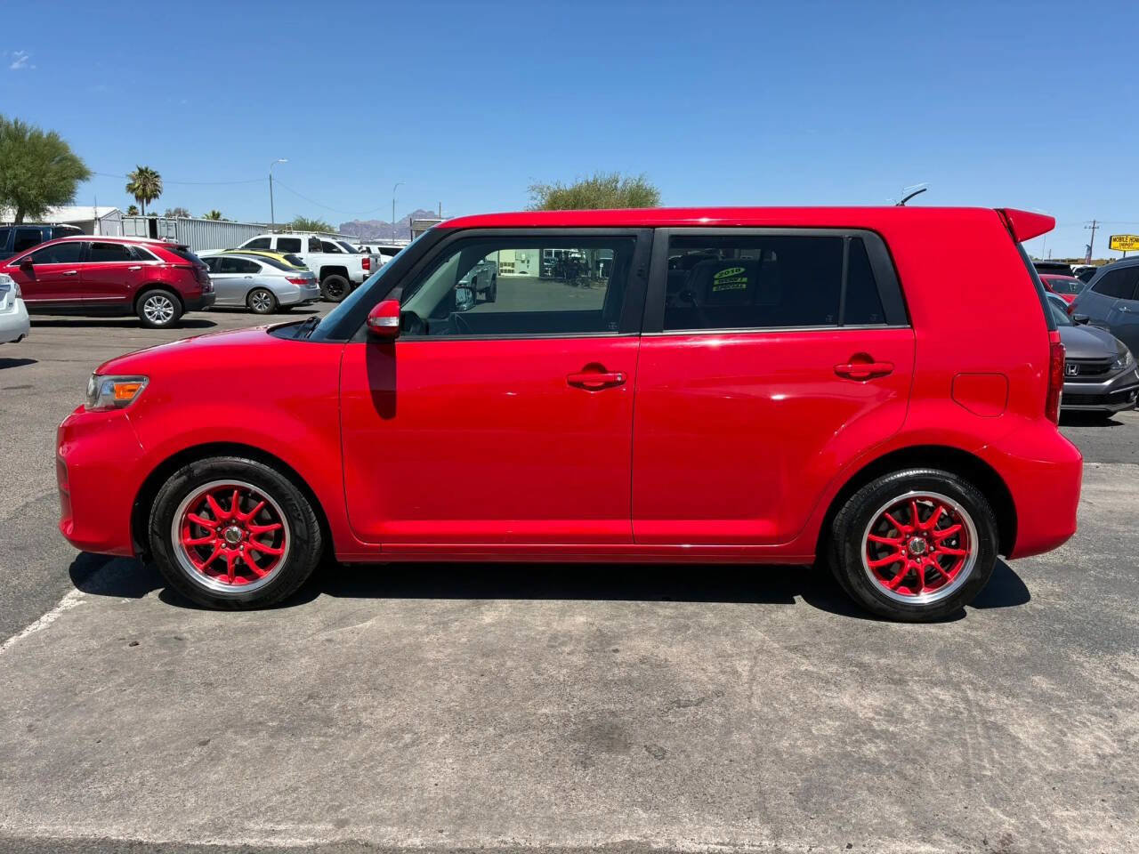 Used 2013 Scion xB FWD image 3