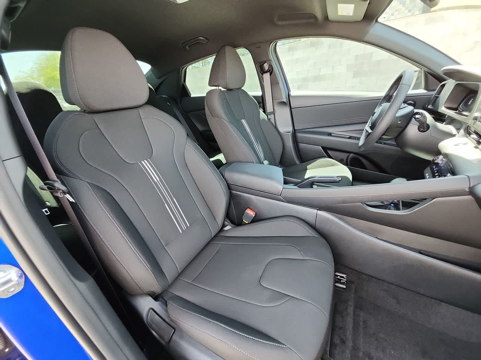 Used 2025 Hyundai Elantra Sport FWD image 18