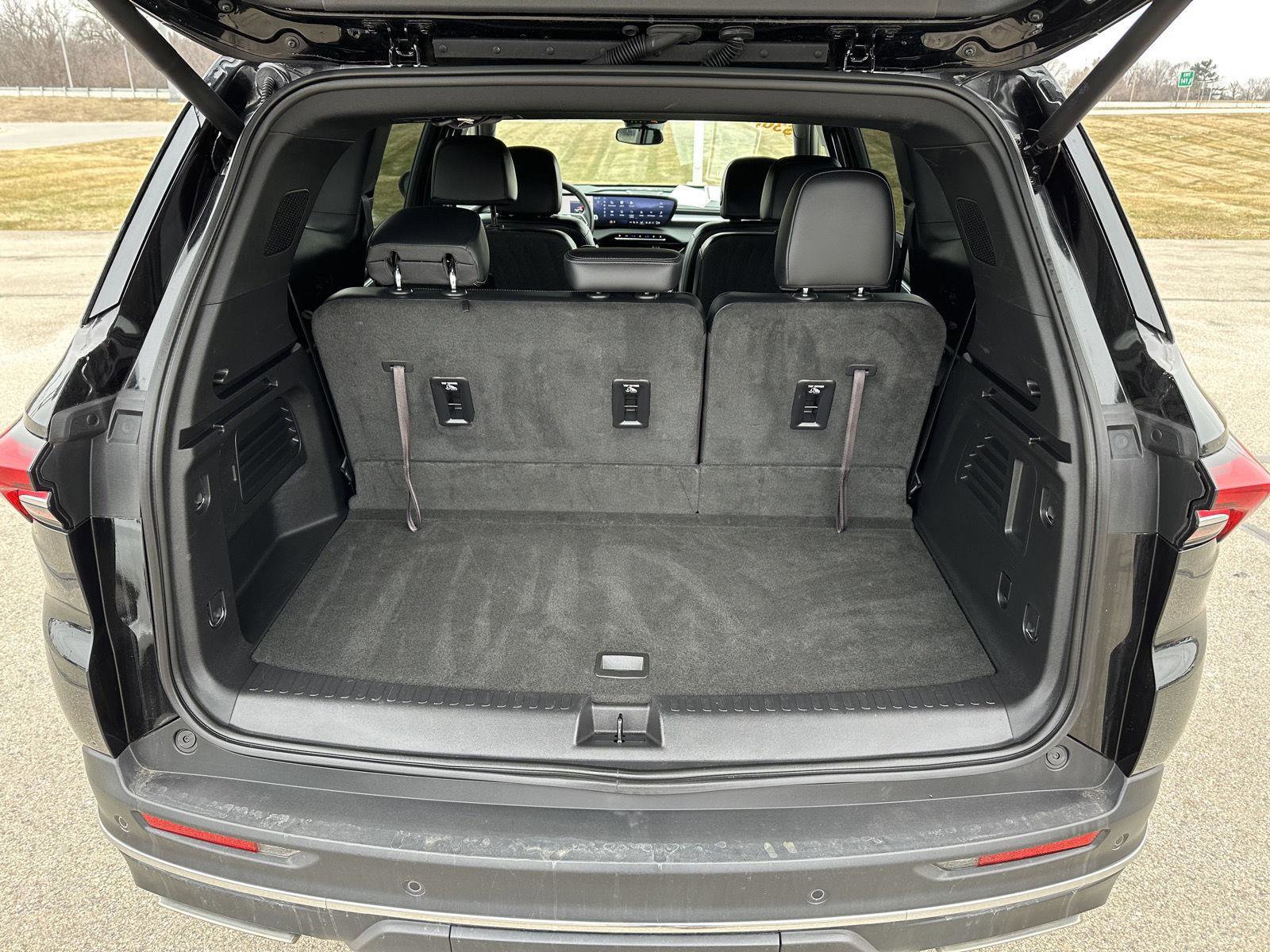 Used 2025 Buick Enclave Preferred image 7