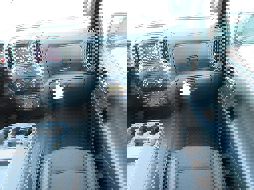 New 2026 Chevrolet Silverado 1500 Custom Trail Boss w/ LPO, Dark Essentials Package image 19