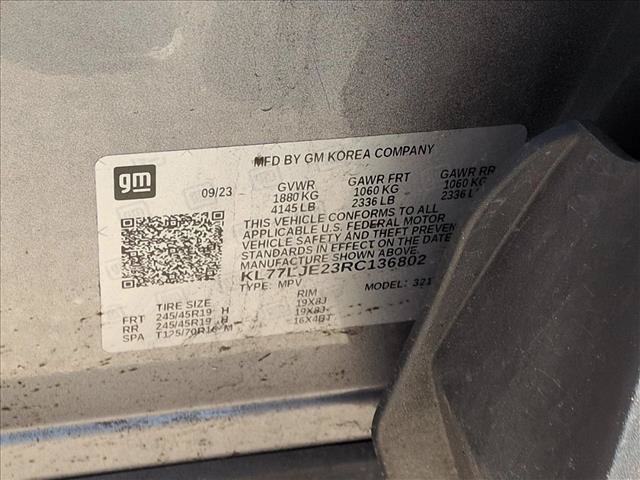 Used 2024 Chevrolet Trax RS w/ Sunroof Package FWD image 23