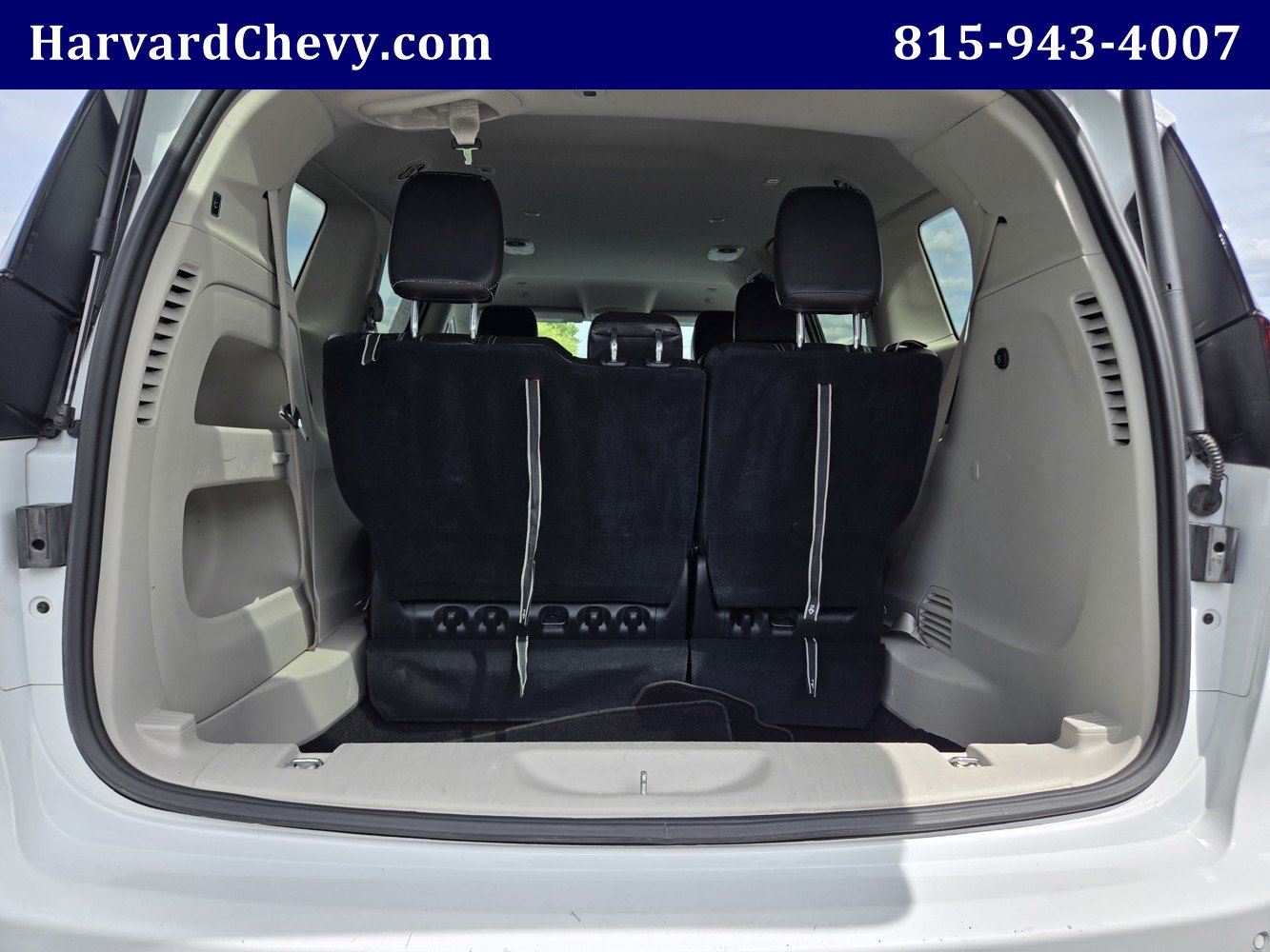 Used 2023 Chrysler Pacifica Touring-L FWD image 33