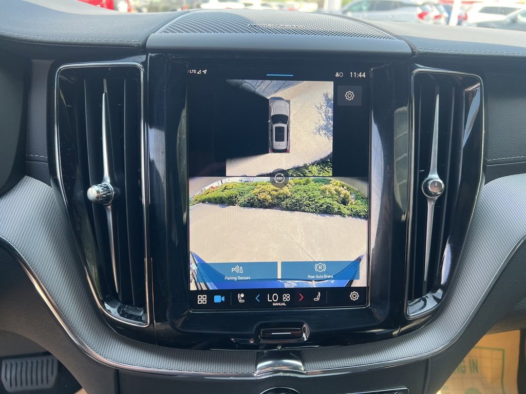 Certified 2024 Volvo XC60 T8 Ultimate w/ Climate Package image 23