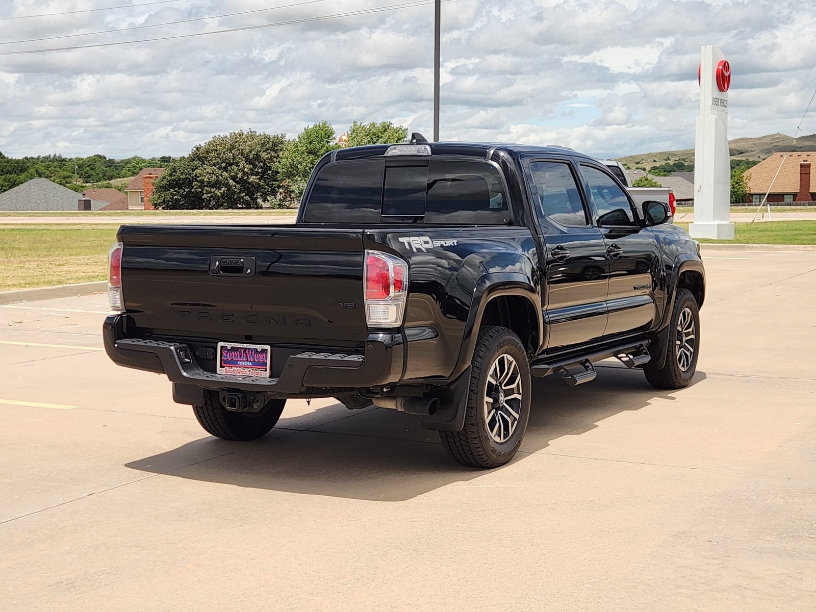 Used 2023 Toyota Tacoma TRD Sport w/ Technology Package RWD image 5