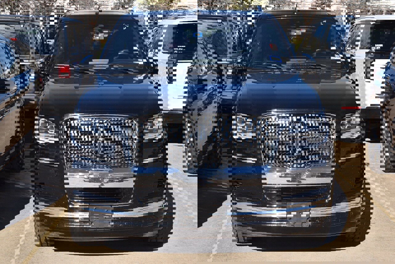 Used 2023 Lincoln Navigator L Black Label image 3