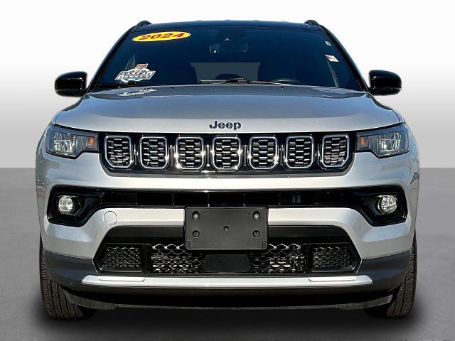 Used 2024 Jeep Compass Limited AWD/4WD image 2