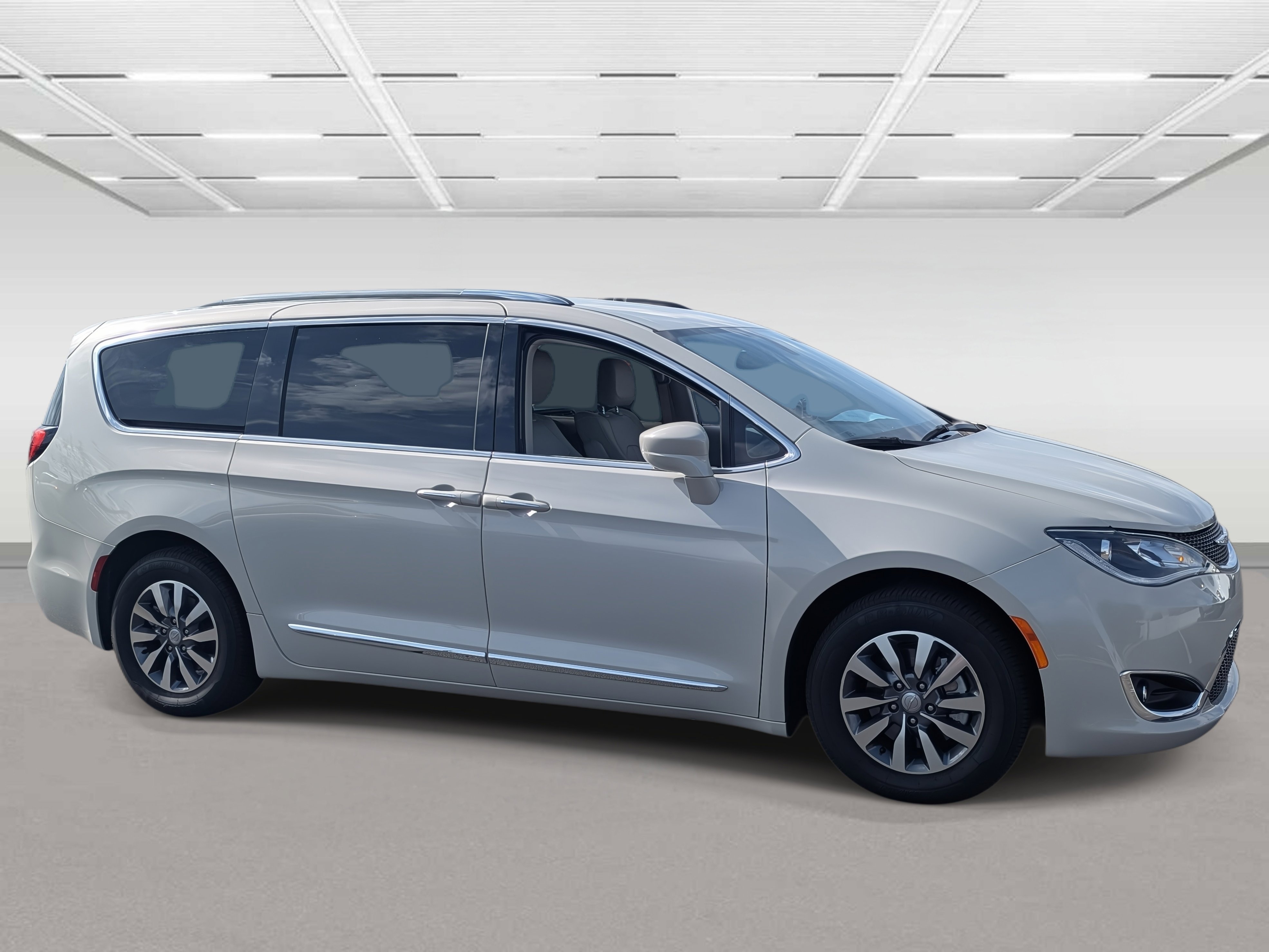 Used 2020 Chrysler Pacifica Touring-L Plus image 7