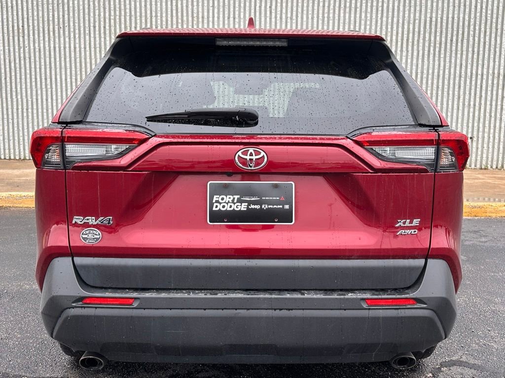 Used 2021 Toyota RAV4 XLE Premium AWD/4WD image 5