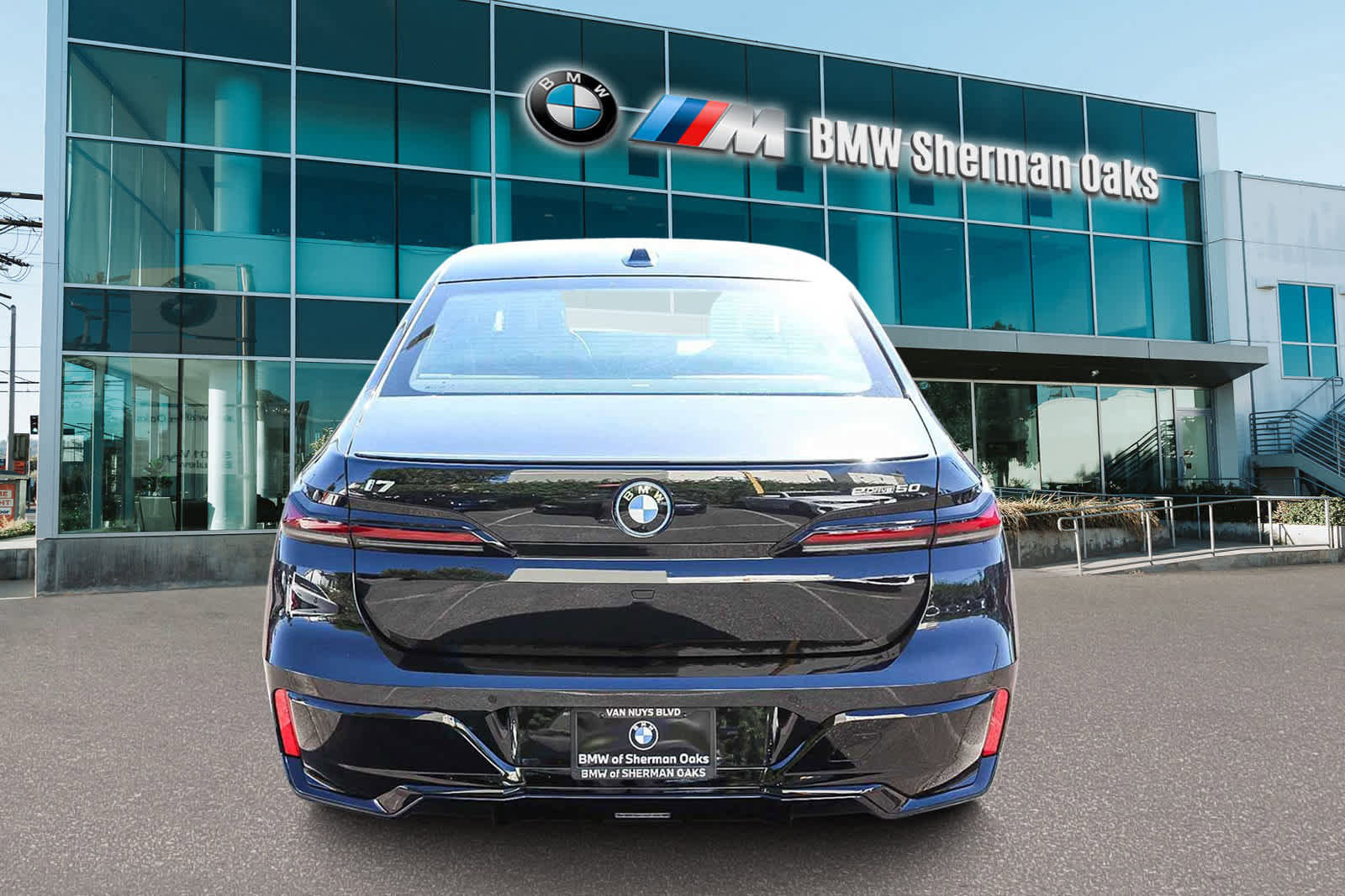 New 2026 BMW i7 eDrive50 w/ M Sport Package image 5