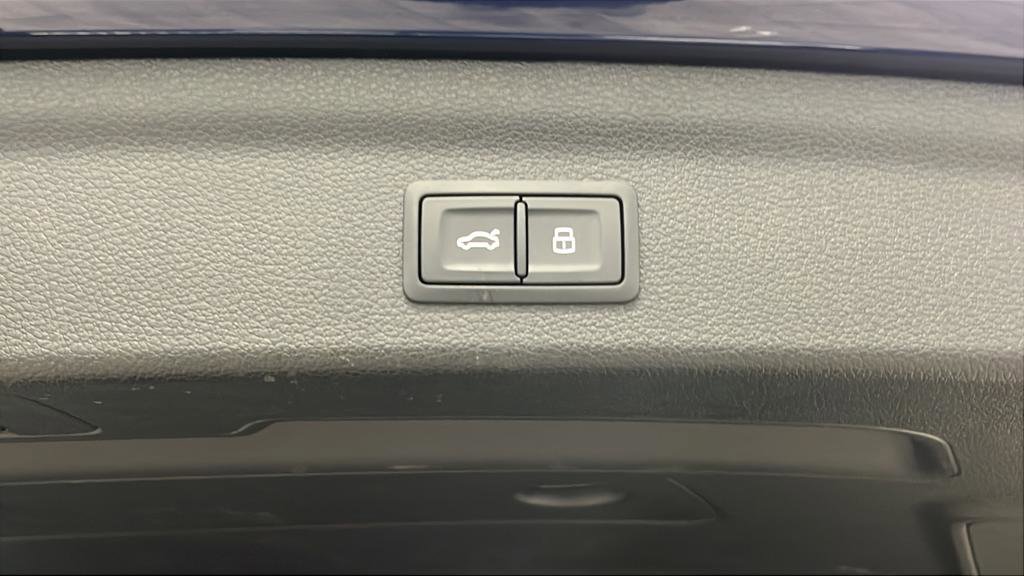 Used 2024 Audi Q3 2.0T Premium w/ Convenience Package AWD/4WD image 28