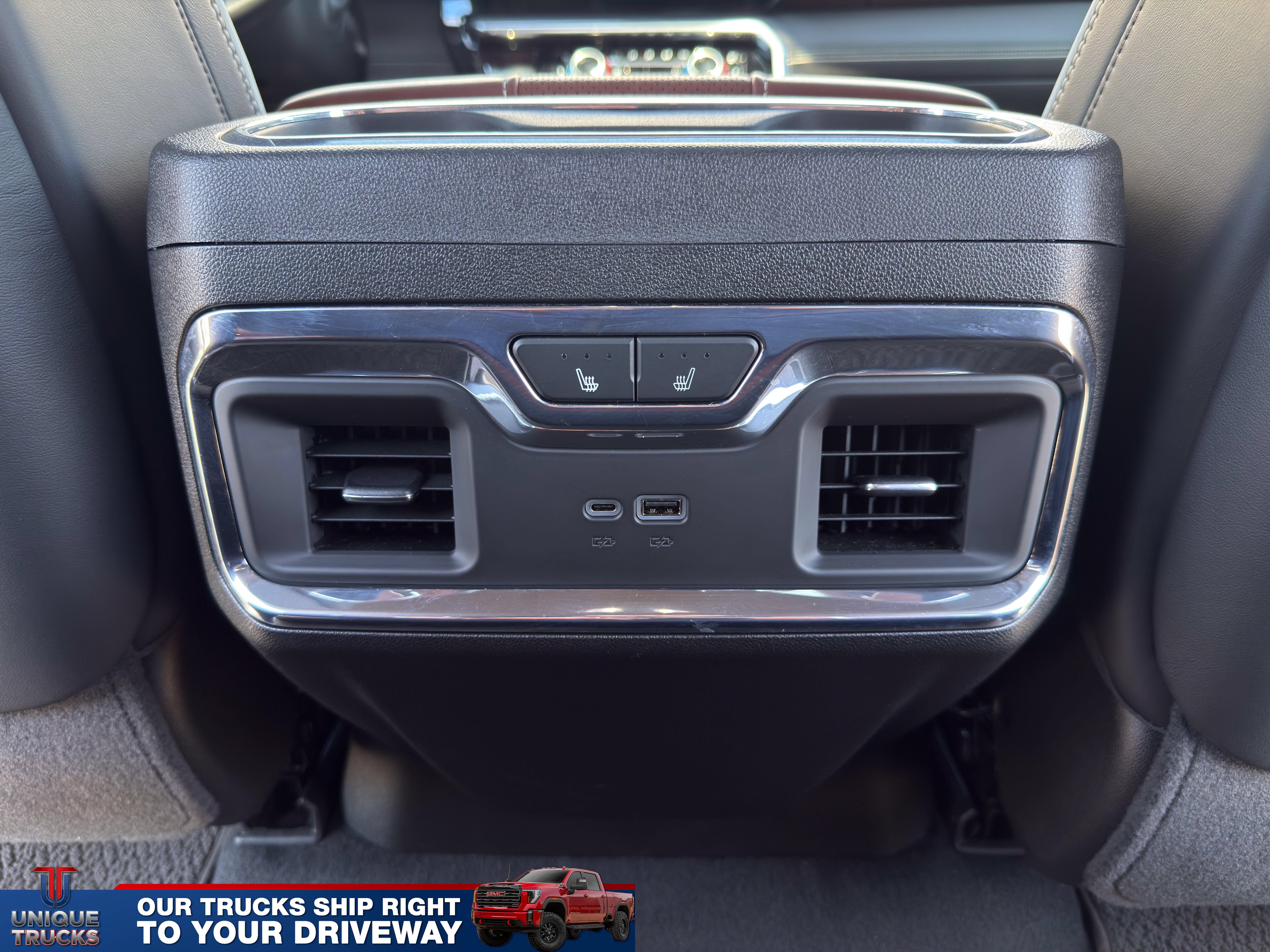 Used 2024 GMC Sierra 3500 Denali Ultimate AWD/4WD image 32