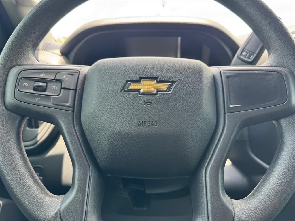 Used 2026 Chevrolet Silverado 1500 Custom w/ LPO, Dark Essentials Package AWD/4WD image 18