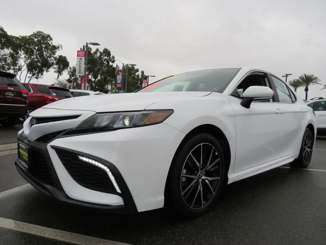 Certified 2024 Toyota Camry SE image 3