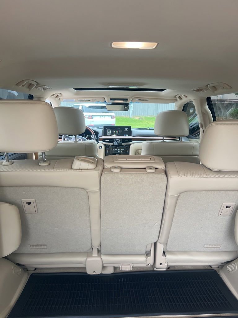 Used 2021 Lexus LX 570 4WD w/ Luxury Package image 24