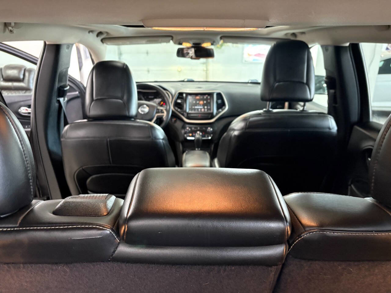 Used 2015 Jeep Cherokee Limited w/ Luxury Group image 17