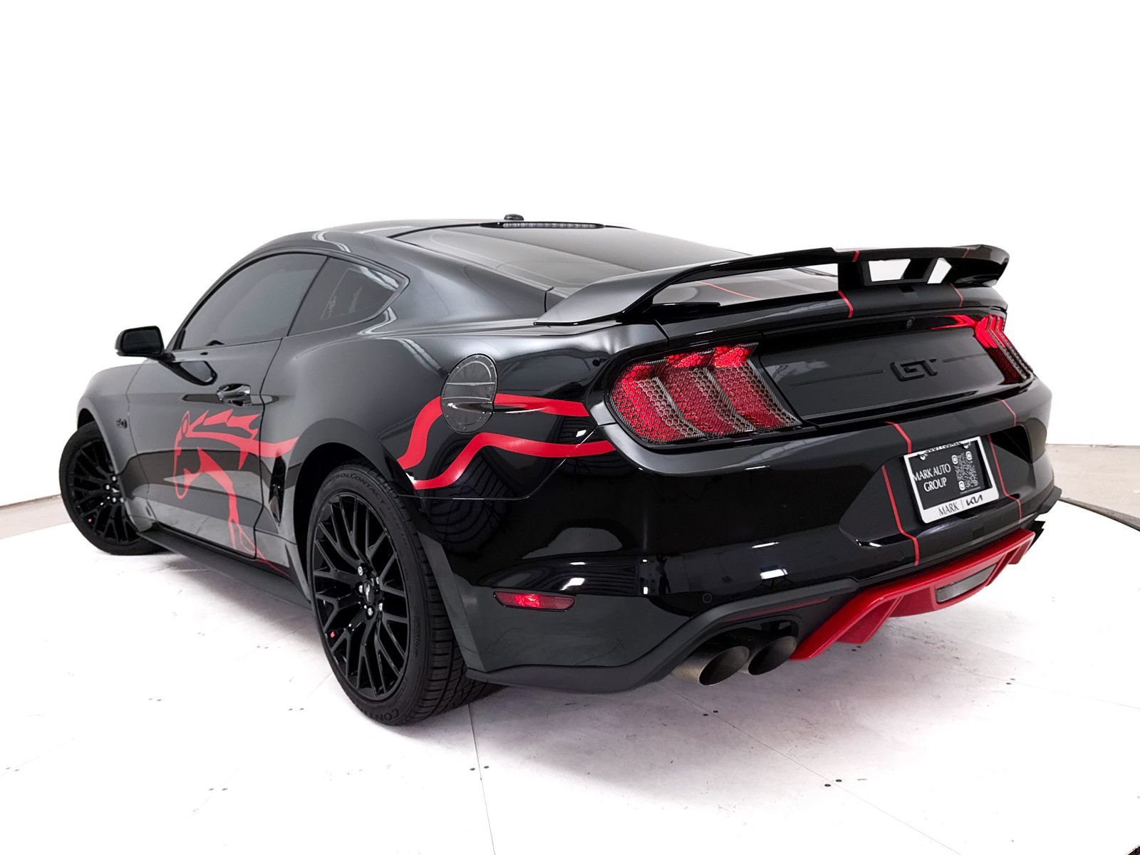 Used 2018 Ford Mustang GT Premium w/ GT Performance Package RWD image 2