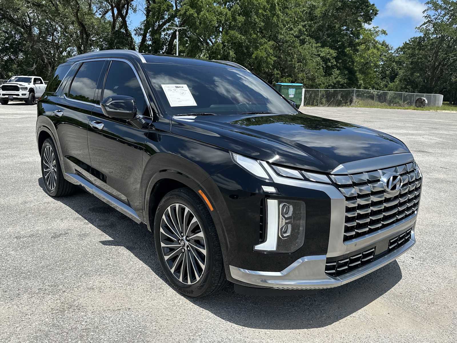 Used 2024 Hyundai Palisade Calligraphy FWD image 1