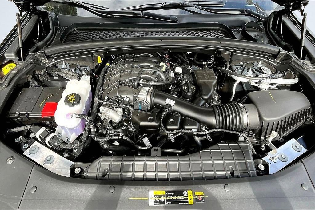 New 2025 Jeep Grand Cherokee Limited w/ Trailer Tow Package image 10