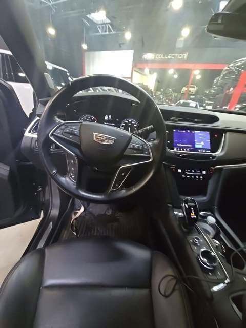 Used 2025 Cadillac XT5 Premium Luxury w/ LPO, Floor Liner Package image 4