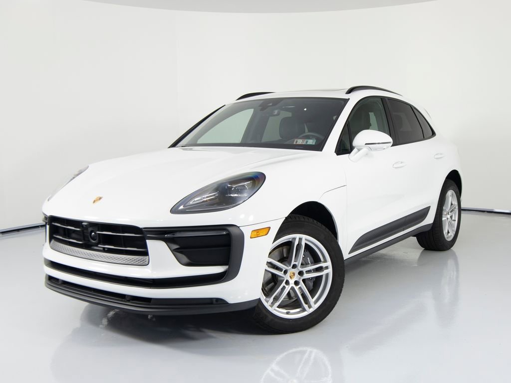 Certified 2025 Porsche Macan image 1