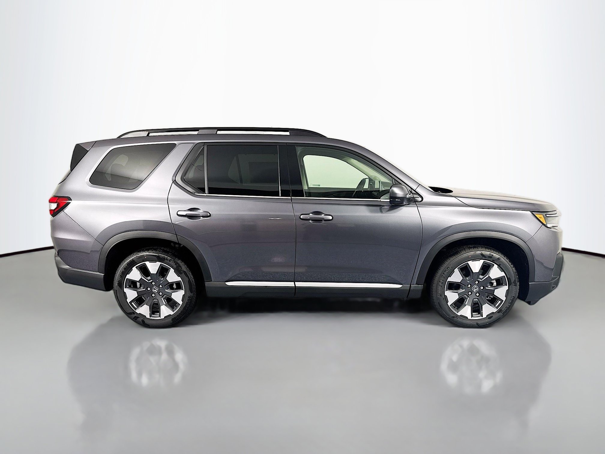 New 2026 Honda Pilot Touring image 4