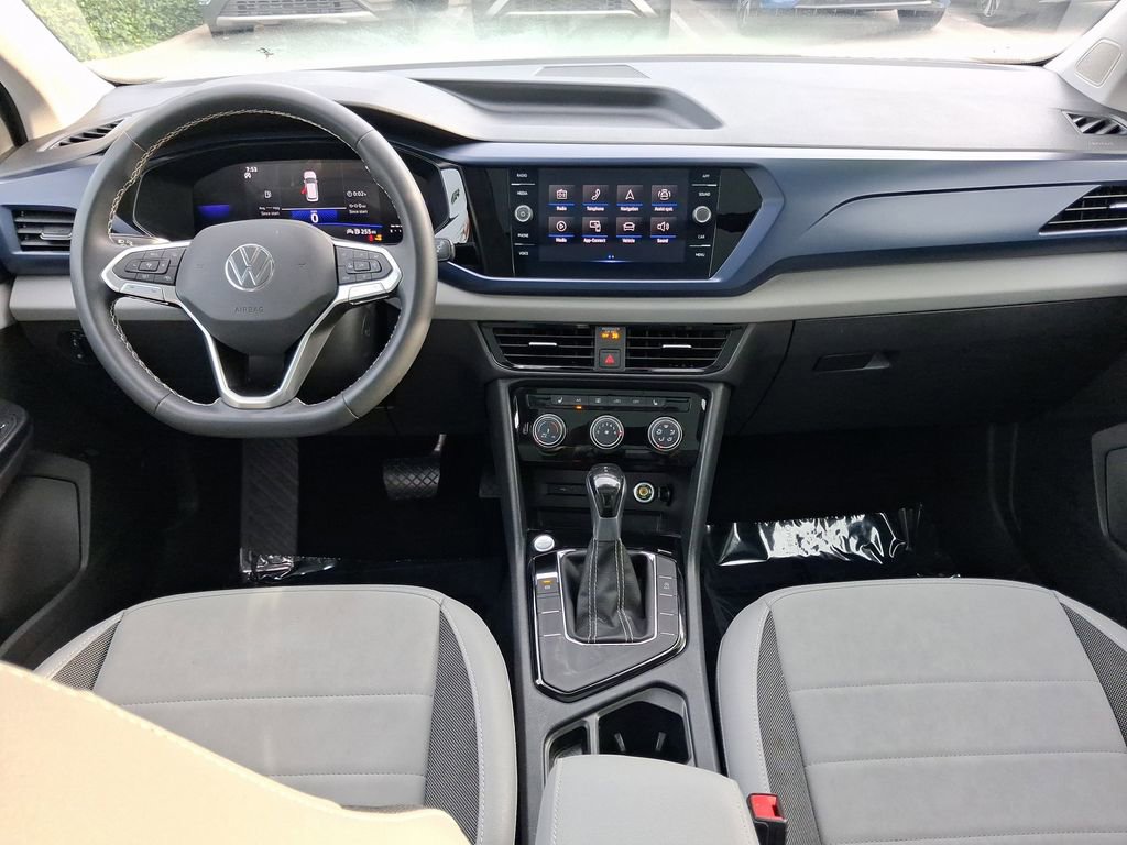 Used 2023 Volkswagen Taos SE w/ Panoramic Sunroof Package FWD image 9
