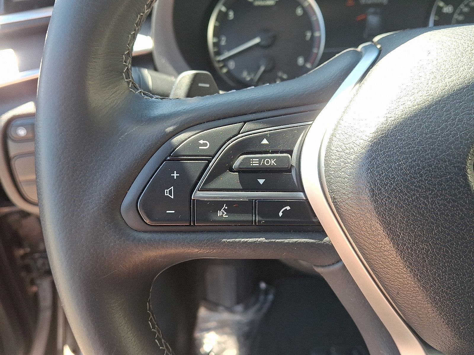 Used 2023 INFINITI QX50 Luxe w/ Cargo Package AWD/4WD image 22