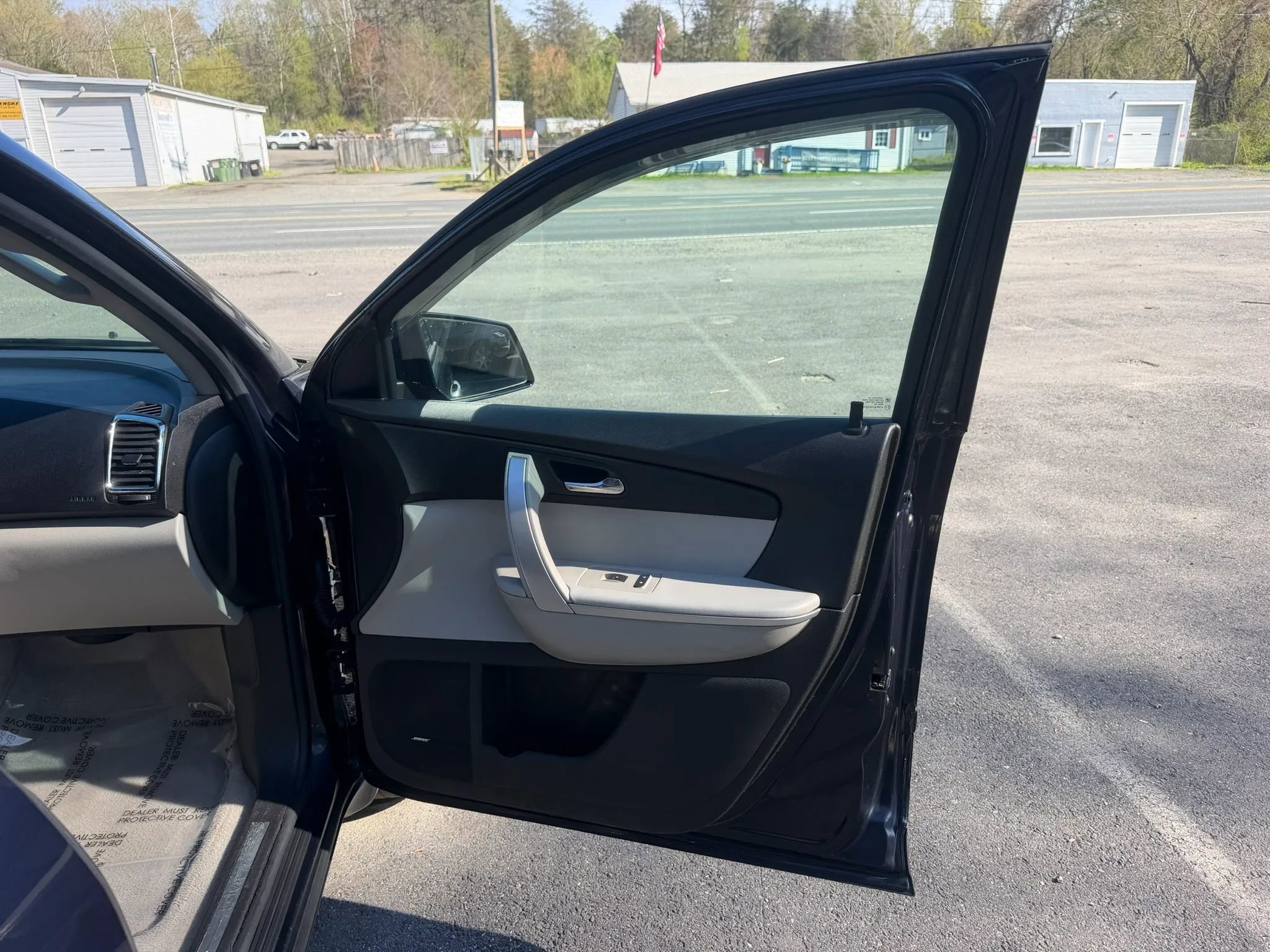 Used 2012 GMC Acadia SLT image 17