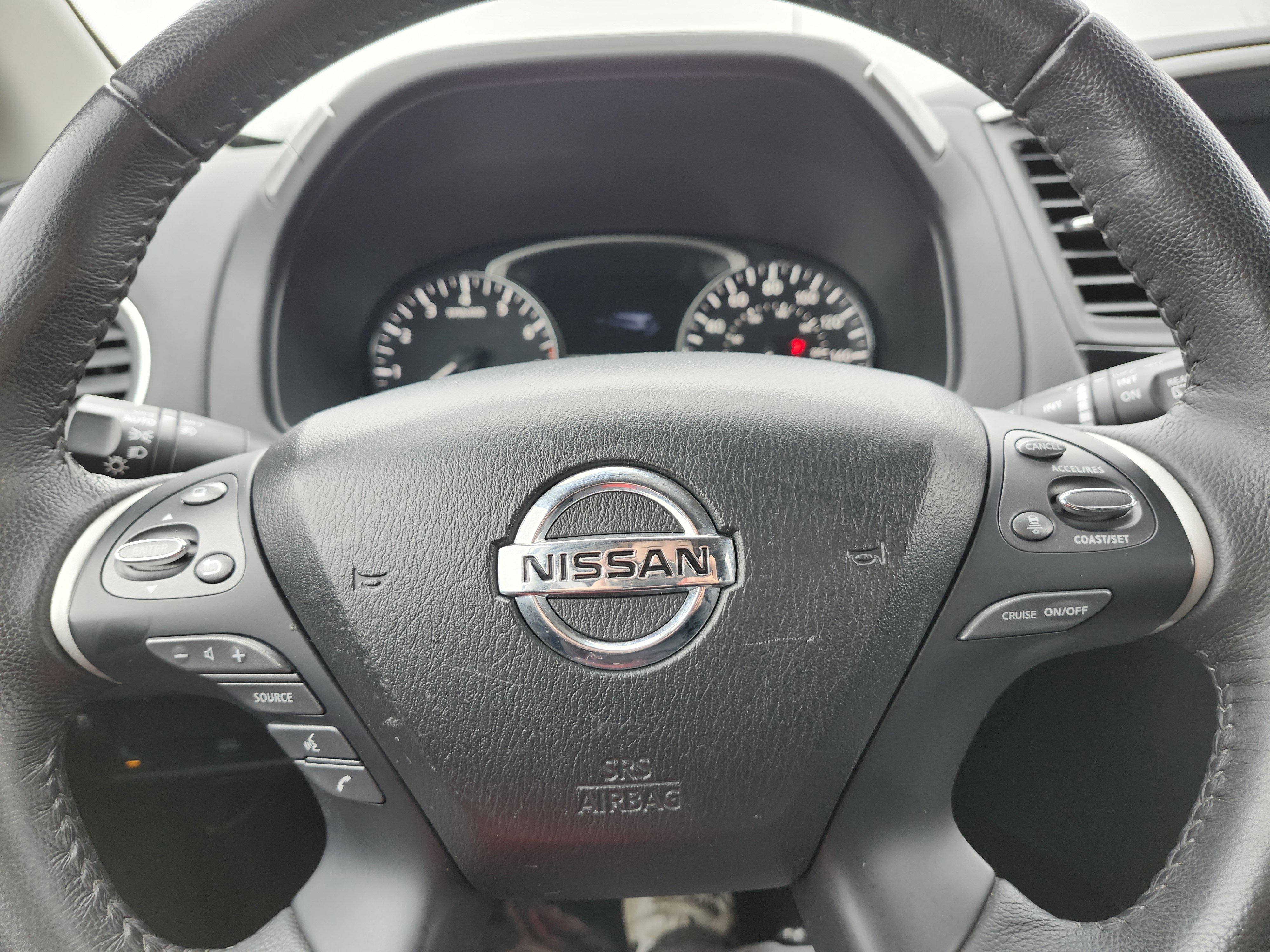 Used 2020 Nissan Pathfinder SV image 22